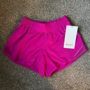 NWT lululemon low rise 4” hotty hot shorts purple highlight size 4